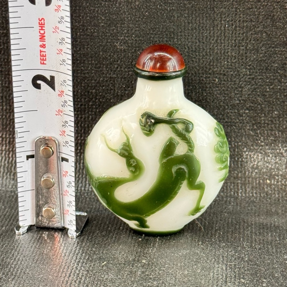 Vintage/Antique Chinese Overlay Glass Snuff Bottle Green Dragon - Picture 5 of 7